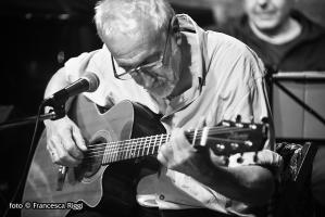 Enrico Chicco Sciaccaluga - Voce, Chitarra